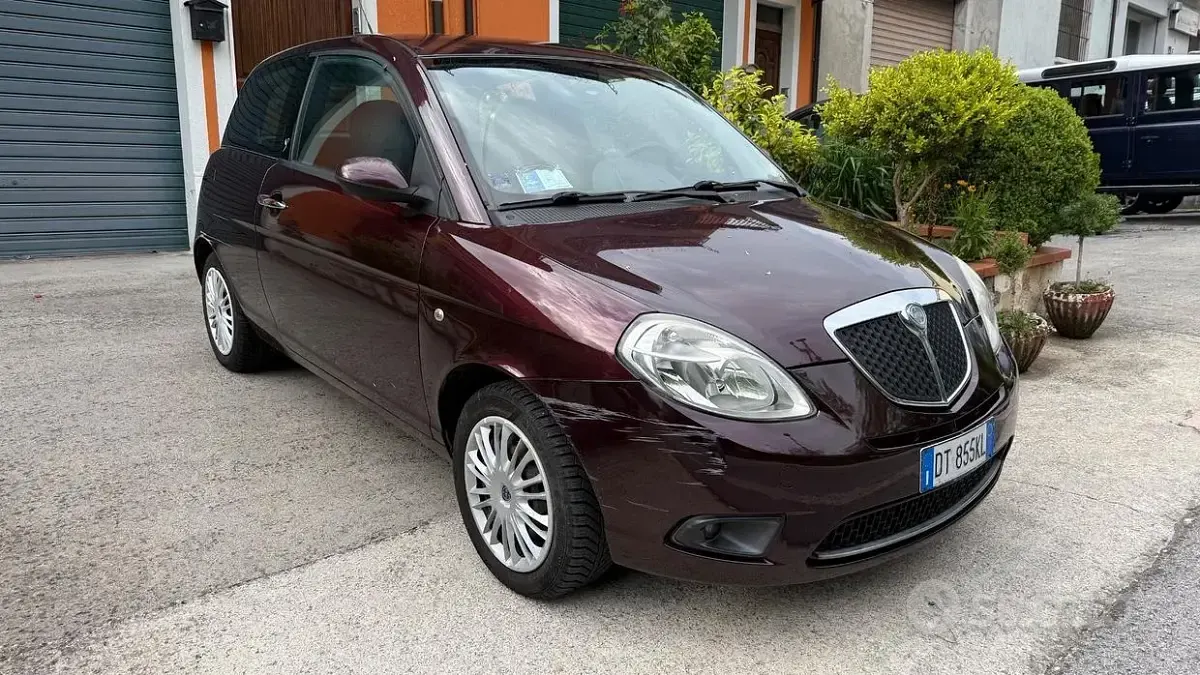 Usata Lancia Ypsilon 75 CV (55 kW) 2009 Grigio Utilitaria