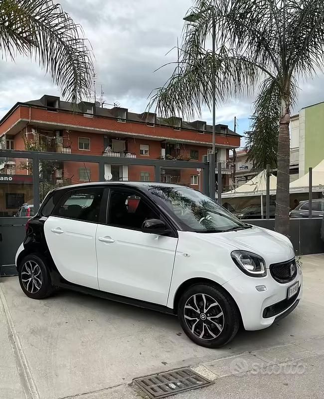 Usata Smart ForFour Passion 71 CV (52 kW) 2017 Bianco Utilitaria