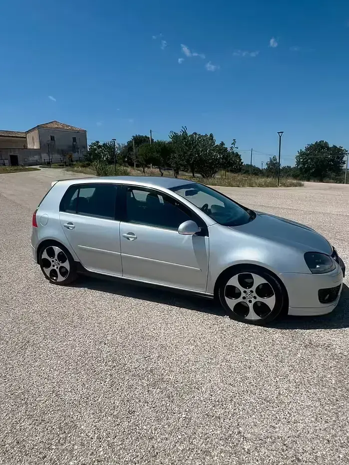 Usata VW Golf IV GTI 200 CV (147 kW) 2005 Grigio Berlina