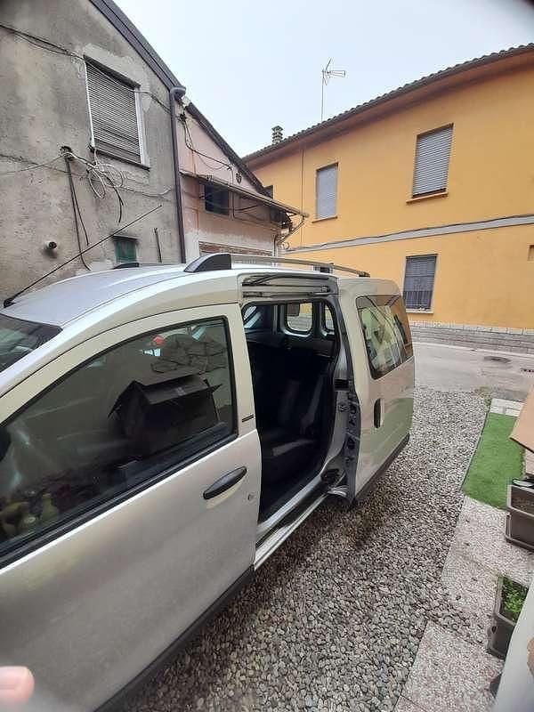 Usata Dacia Dokker Stepway 95 CV (69 kW) 2019 Grigio Monovolume