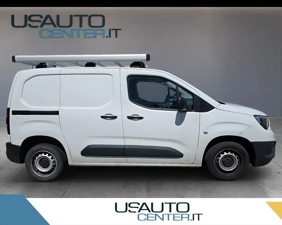 Usata Opel Combo Edition 100 CV (73 kW) 2022 Monovolume