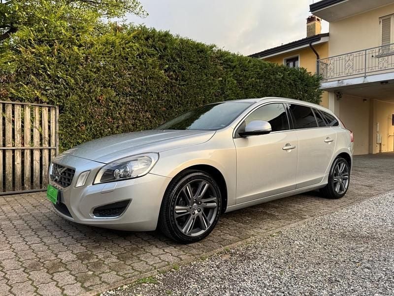 Usata Volvo V60 Summum 205 CV (150 kW) 2011 Argento Station wagon