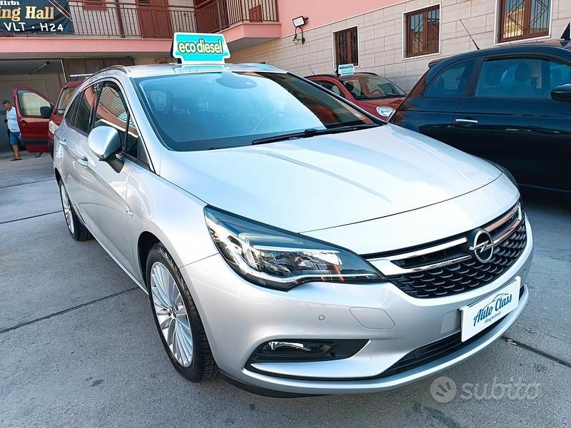 Usata Opel Astra Innovation 110 CV (80 kW) 2018 Argento Berlina