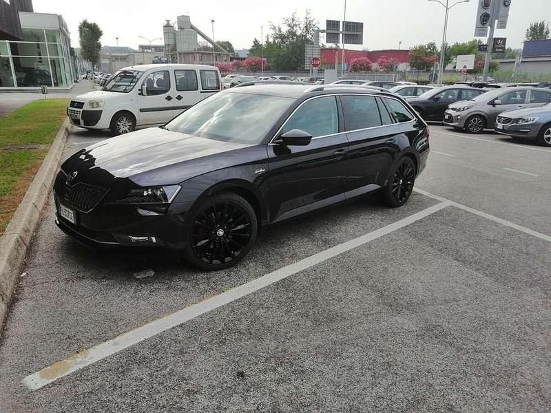 Usata Skoda Superb LAURIN & KLEMENT 190 CV (139 kW) 2017 Station wagon