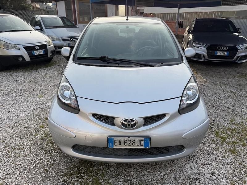 Usata Toyota Aygo 67 CV (49 kW) 2008 Grigio Utilitaria