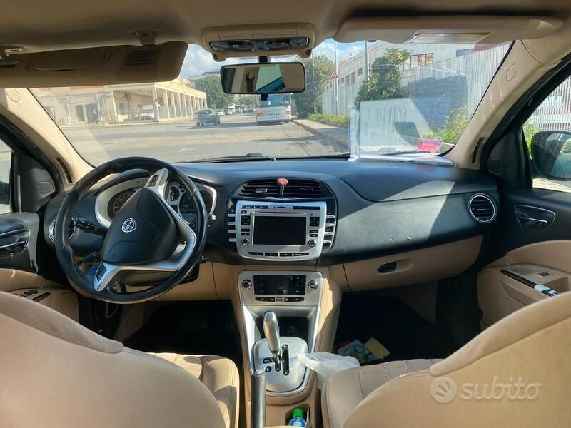 Usata Lancia Delta Gold 120 CV (88 kW) 2011 Nero Utilitaria