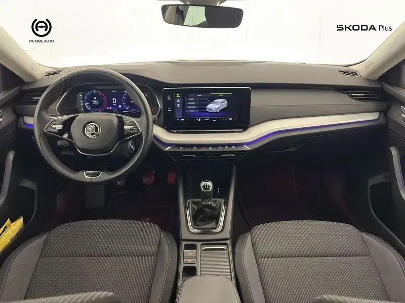 Käytetty Skoda Octavia Executive 150 HP (110 kW) 2023 Sininen Farmari