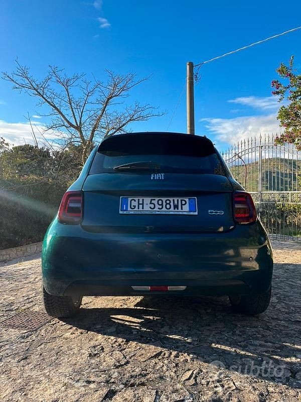 Usata Fiat 500e Action 69 kW (95 CV) 2022 Verde Berlina