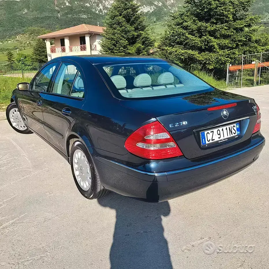 Occasion Mercedes E270 Elegance 177 ch (130 kW) 2006 Bleue Berline