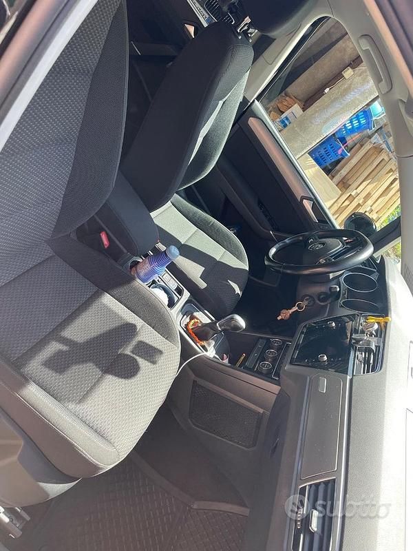 Usata VW Touran 102 CV (75 kW) 2019 Nero Monovolume