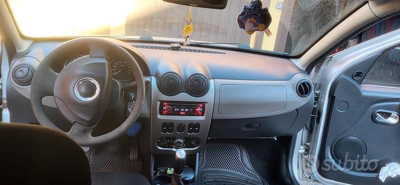 Usata Dacia Sandero 75 CV (55 kW) 2009 Grigio Berlina