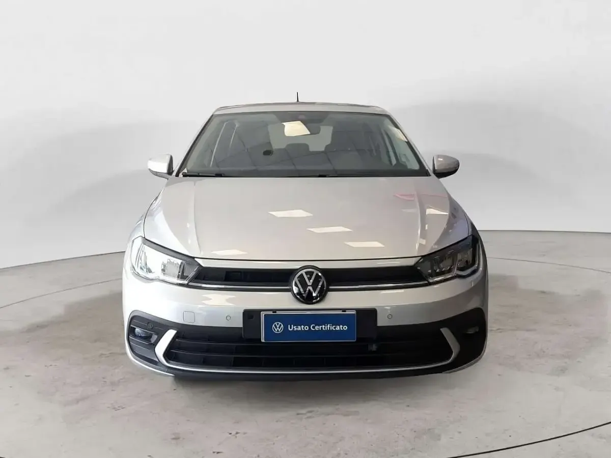 Usata VW Polo Life 95 CV (69 kW) 2023 Argento Utilitaria