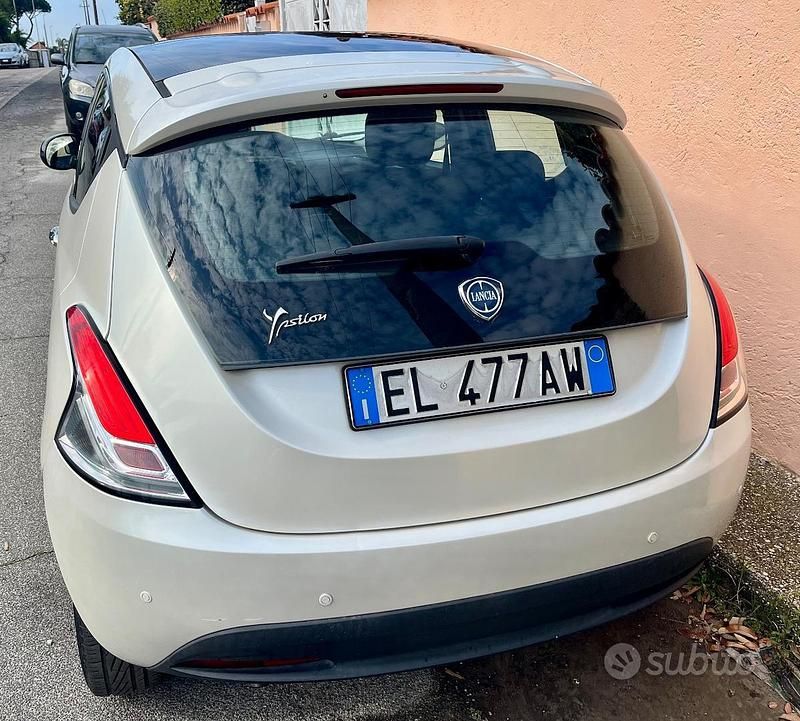 Usata Lancia Ypsilon 69 CV (50 kW) 2012 Bianco Utilitaria