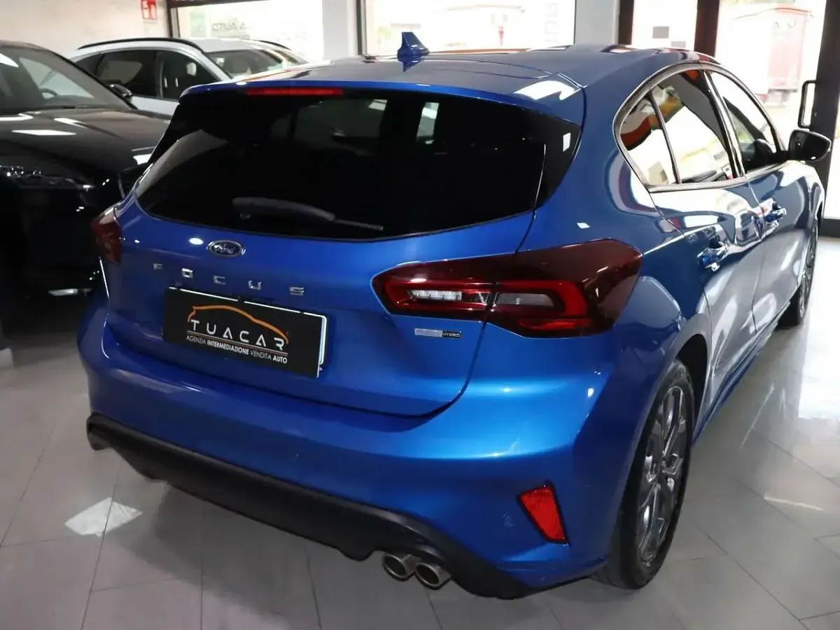 Begagnad Ford Focus ST-Line 125 HK (91 kW) 2022 Blå Sedan