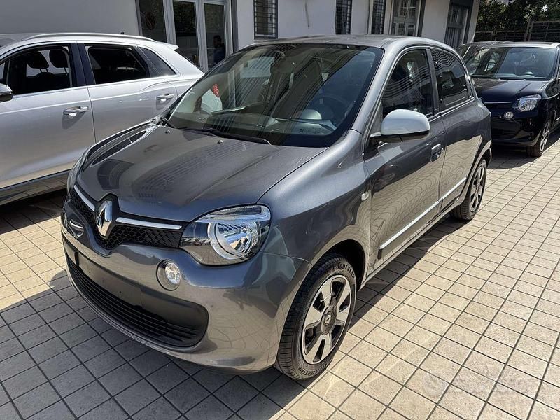 Usata Renault Twingo LIMITED 71 CV (52 kW) 2018 Other Utilitaria