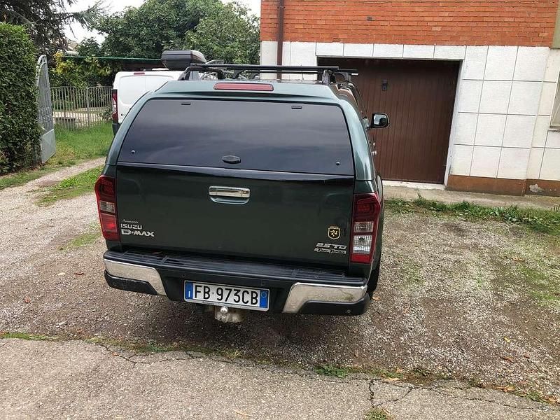 Usata Isuzu D-Max 163 CV (119 kW) 2015 Verde Pick-up