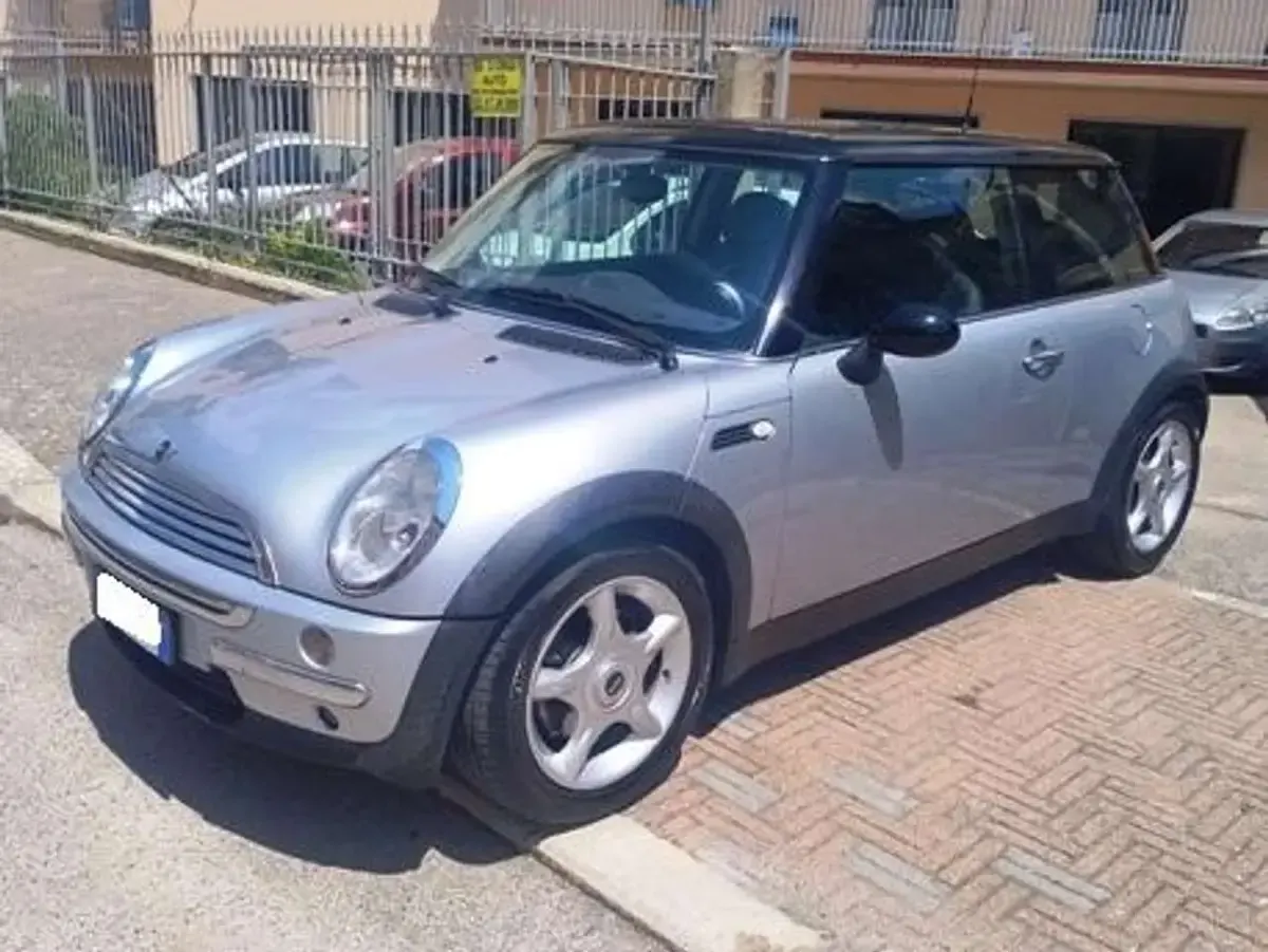 Usata Mini Cooper 116 CV (85 kW) 2003 Argento Utilitaria