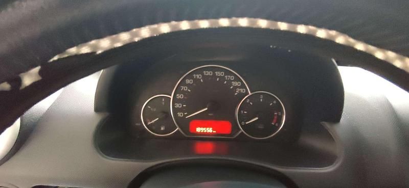 Usata Peugeot 1007 68 CV (50 kW) 2005 Blu/azzurro Monovolume