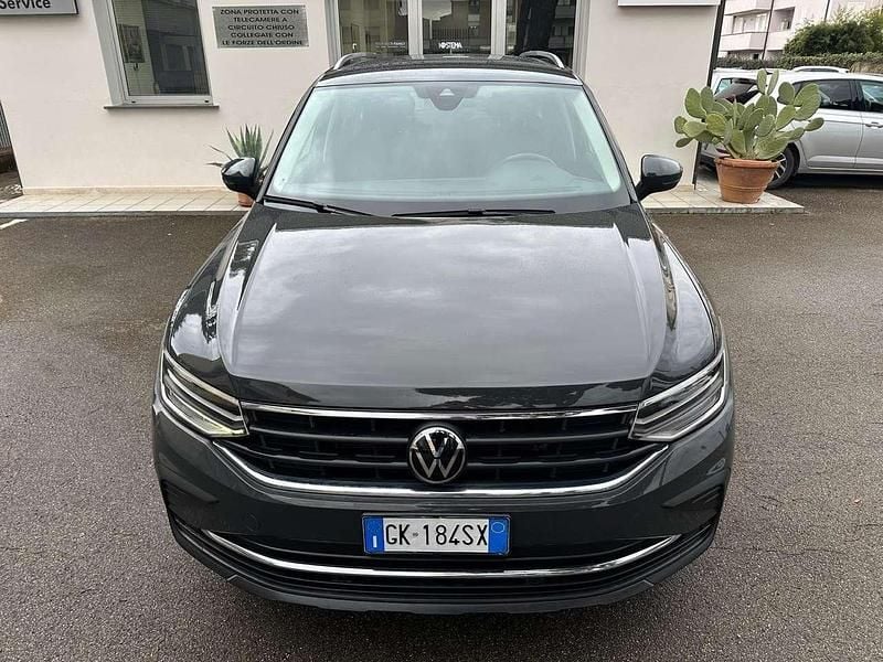 Usata VW Tiguan Life 122 CV (89 kW) 2022 Nero SUV