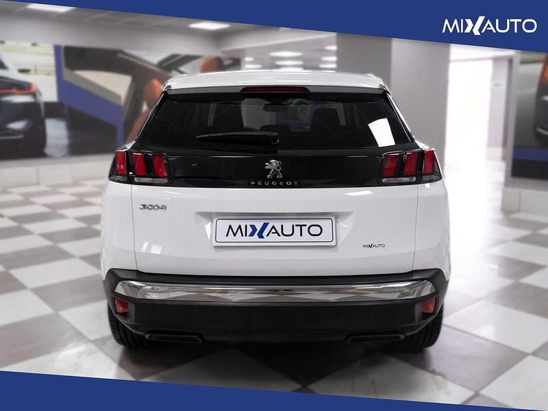 Usata Peugeot 3008 Allure 131 CV (96 kW) 2019 Bianco SUV