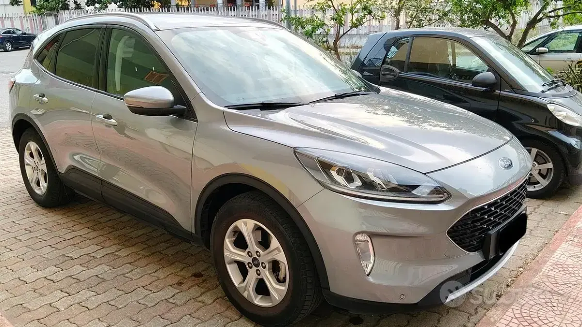 Usata Ford Kuga 120 CV (88 kW) 2021 Grigio SUV