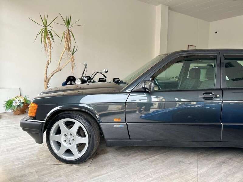 Usata Mercedes 190 126 CV (92 kW) 1991 Nero Berlina