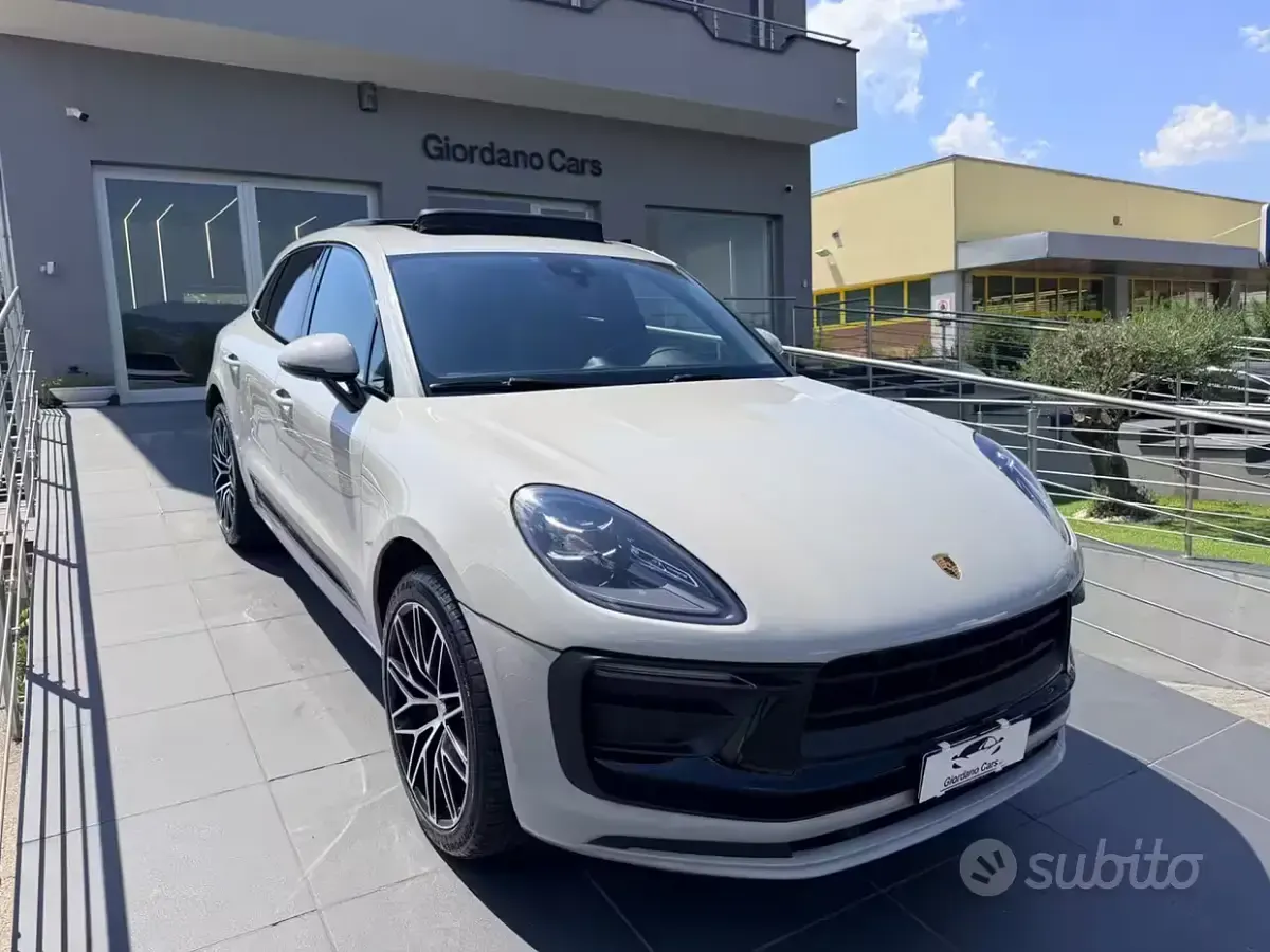 Usata Porsche Macan Edition 265 CV (194 kW) 2023 Grigio SUV