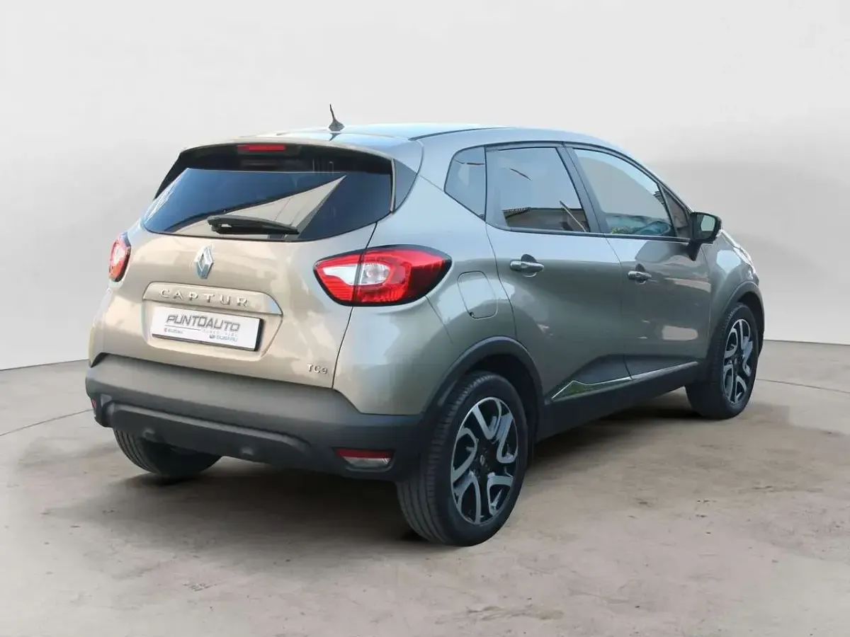 Usata Renault Captur 90 CV (66 kW) 2014 Grigio SUV