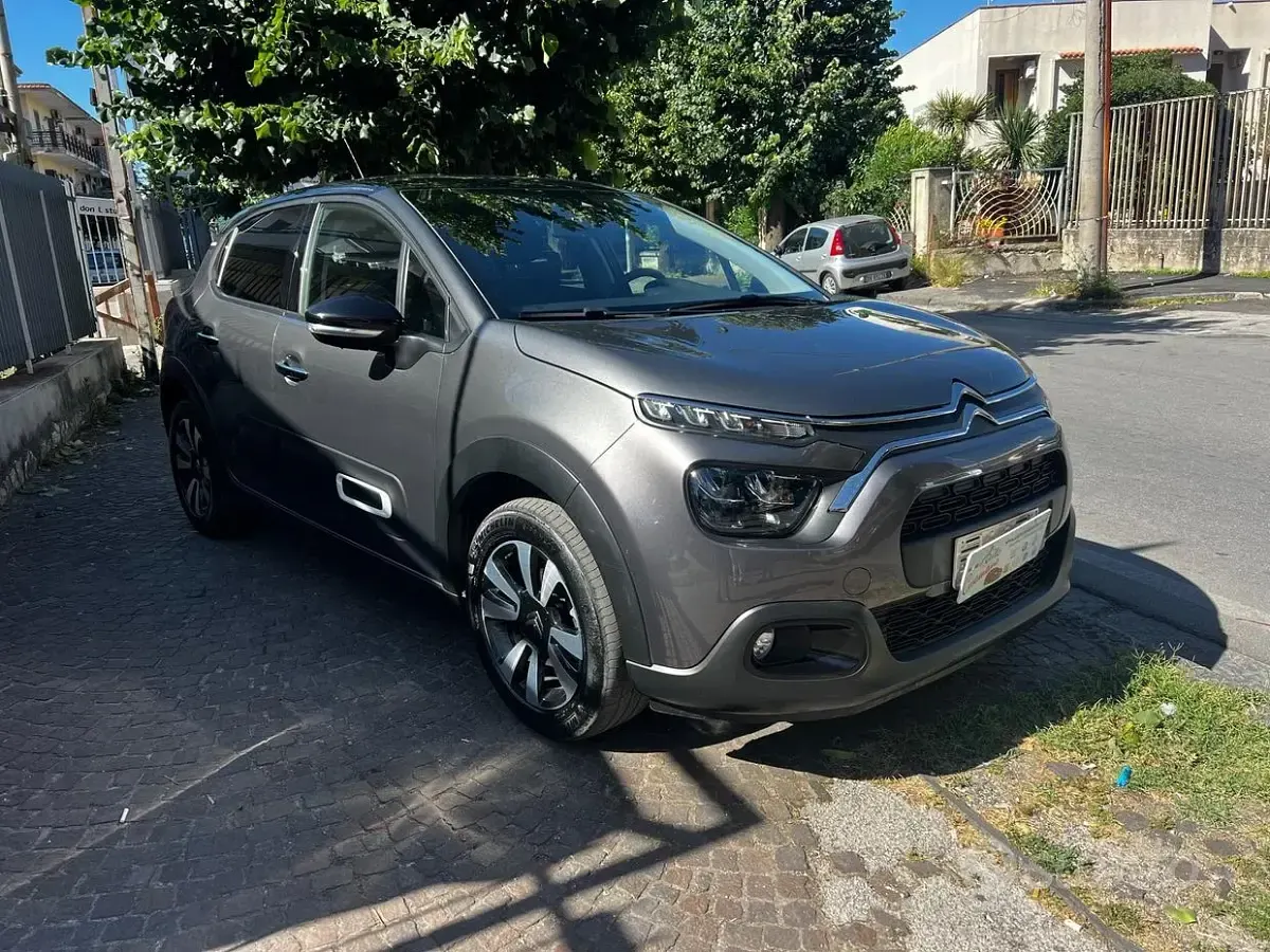 Usata Citroën C3 Shine 102 CV (75 kW) 2022 Grigio Utilitaria