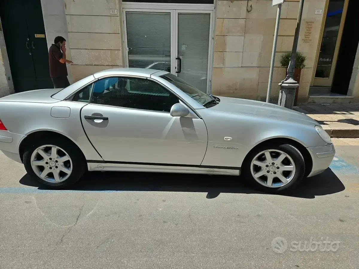 Usata Mercedes SLK200 192 CV (141 kW) 1997 Grigio Cabrio