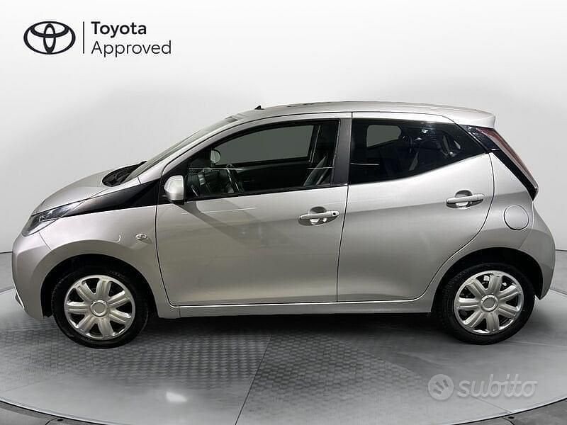 Usata Toyota Aygo X-play 69 CV (50 kW) 2017 Grigio Utilitaria