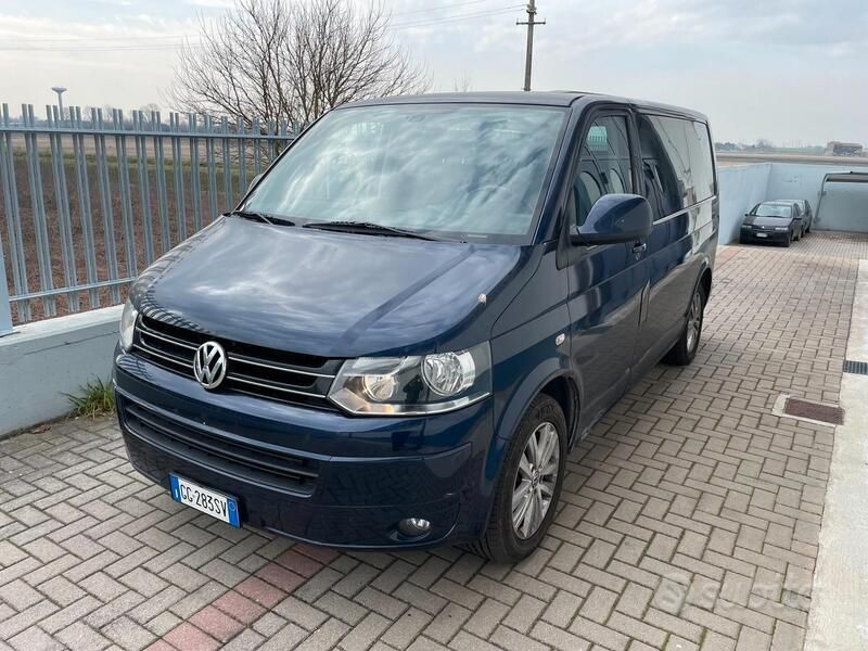 Blu Usata 2012 VW Multivan Highline Monovolume | 23.990 € (Buon prezzo) - Immagine 1/4