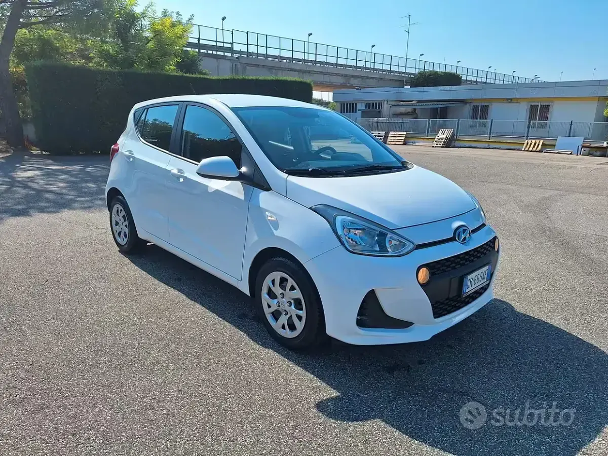 Usata Hyundai i10 67 CV (49 kW) 2019 Bianco Utilitaria