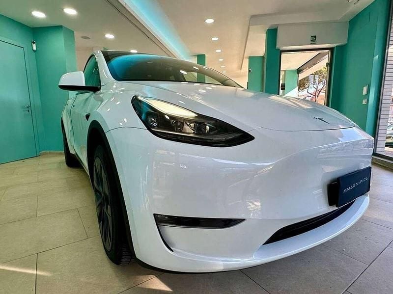 Usata Tesla Model Y 152 kW (208 CV) 2025 Bianco SUV