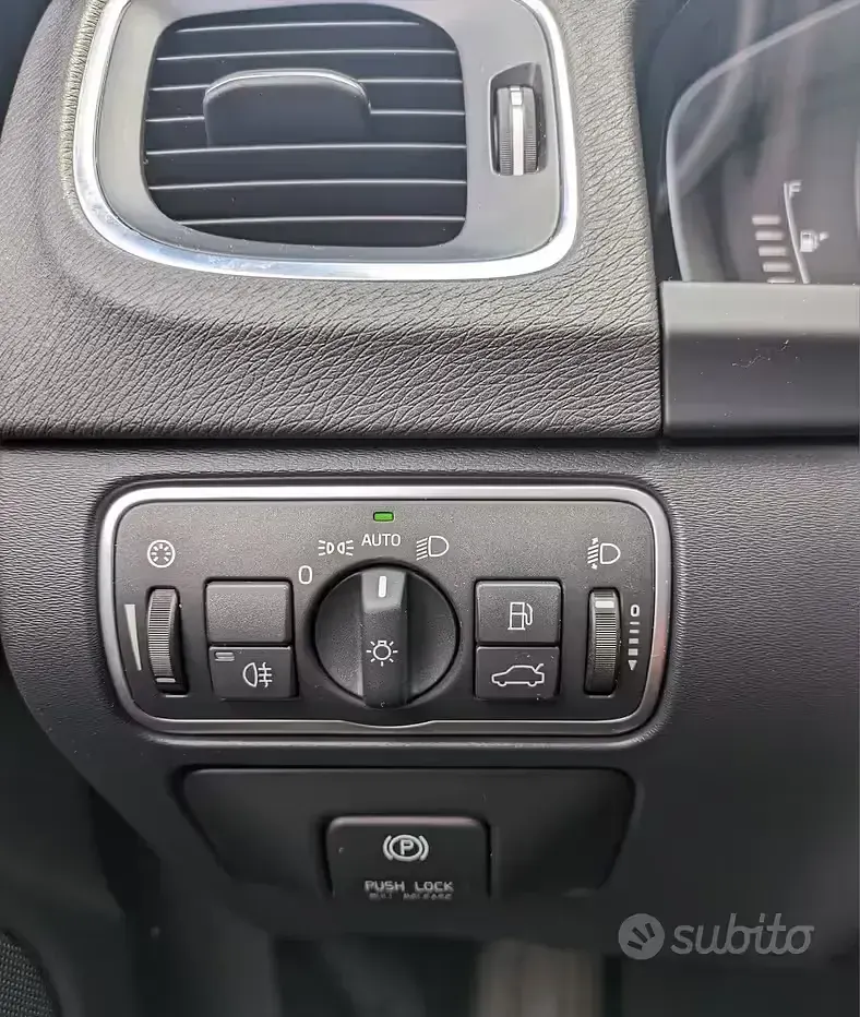 Usata Volvo V60 114 CV (83 kW) 2014 Nero Station wagon