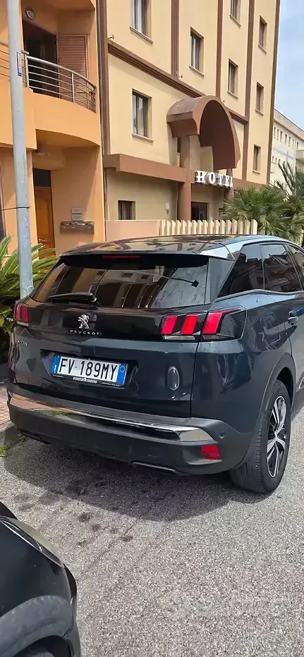 Usata Peugeot 3008 Allure 131 CV (96 kW) 2019 Nero SUV