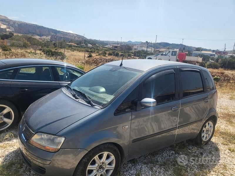 Usata Fiat Idea 69 CV (50 kW) 2006 Grigio Monovolume