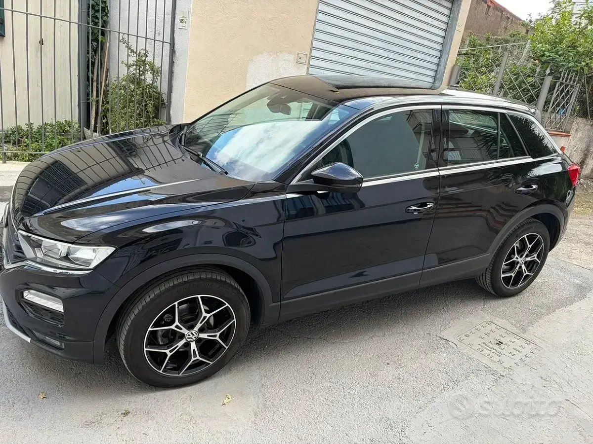 Usata VW T-Roc 116 CV (85 kW) 2019 Nero SUV