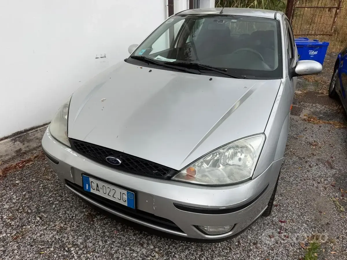 Usata Ford Focus 90 CV (66 kW) 2004 Grigio Berlina
