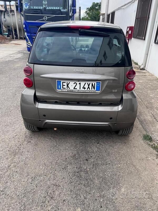 Usata 2011 Smart ForTwo Coupé Utilitaria | 5500 € - Immagine 1/4