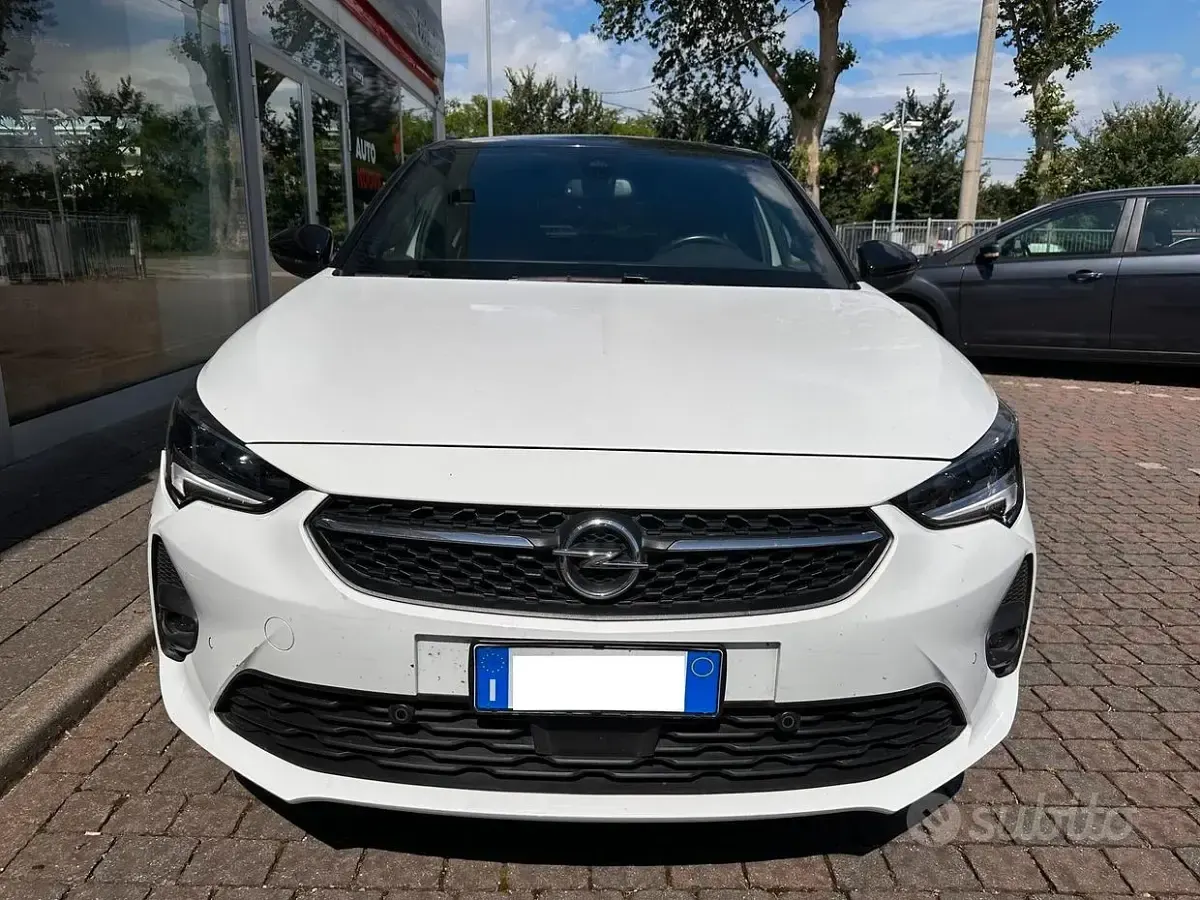 Usata Opel Corsa Elegance 101 CV (74 kW) 2021 Bianco Utilitaria