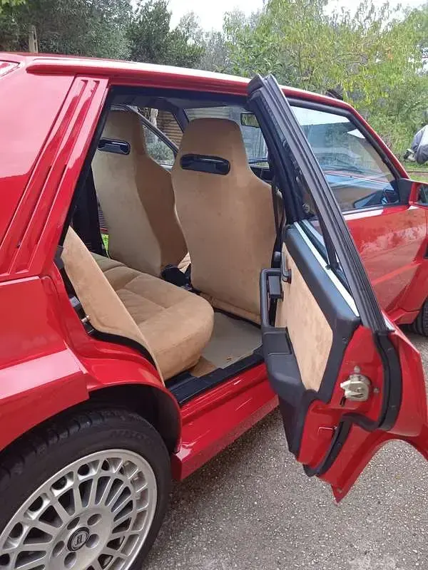 Usata Lancia Delta 211 CV (155 kW) 1993 Utilitaria