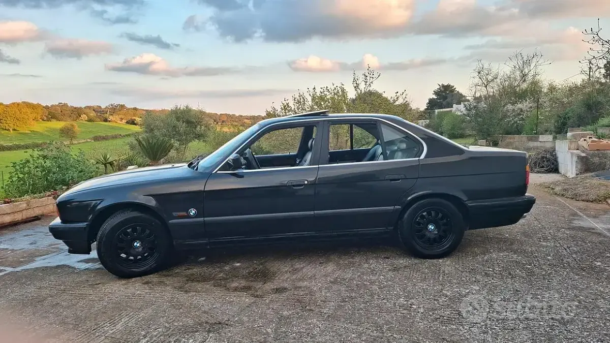 Usata BMW 520 Efficient Dynamics 129 CV (94 kW) 1989 Nero Berlina