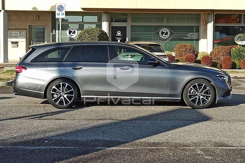 Usata Mercedes E220 194 CV (142 kW) 2022 Grigio Station wagon