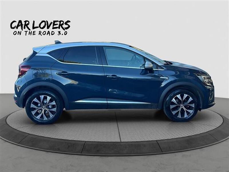 Usata Renault Captur Techno 140 CV (102 kW) 2022 Blu scuro SUV