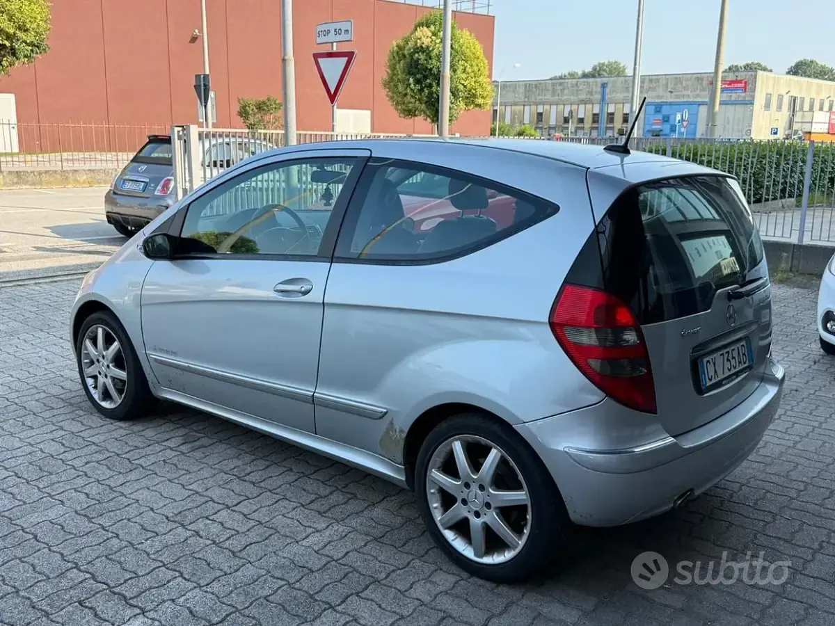 Usata Mercedes A150 95 CV (69 kW) 2005 Grigio Coupé