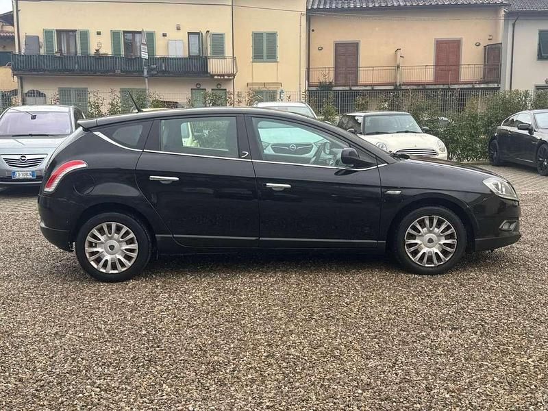 Usata Lancia Delta 120 CV (88 kW) 2011 Nero Utilitaria