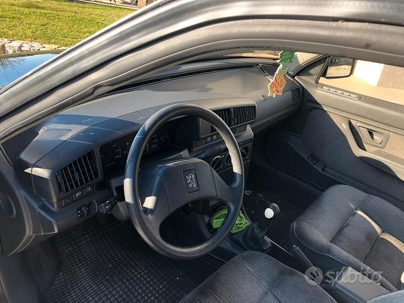 Usata Peugeot 405 120 CV (88 kW) 1991 Nero Berlina