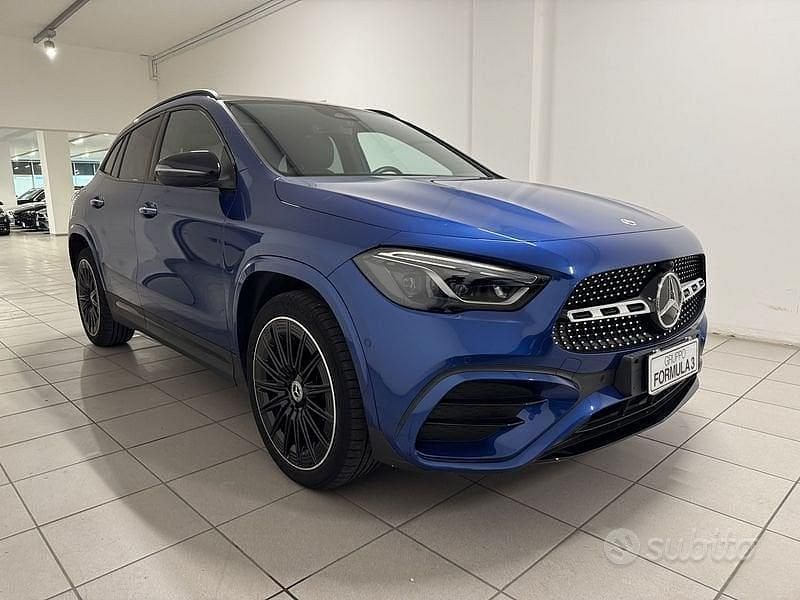 Usata Mercedes GLA250 AMG Line Premium 218 CV (160 kW) 2023 Blu/azzurro SUV