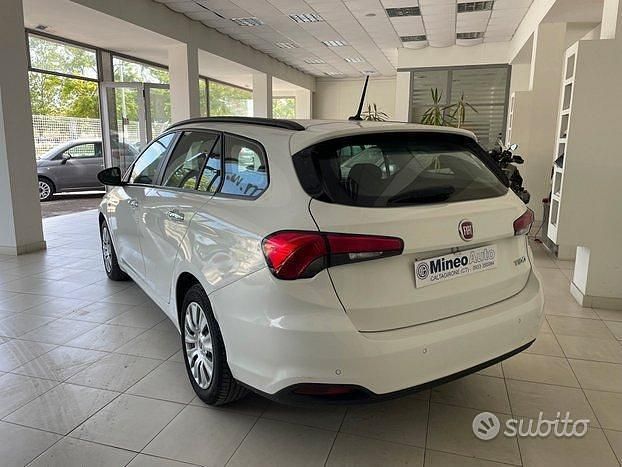 Usata Fiat Tipo Easy 120 CV (88 kW) 2017 Bianco Station wagon